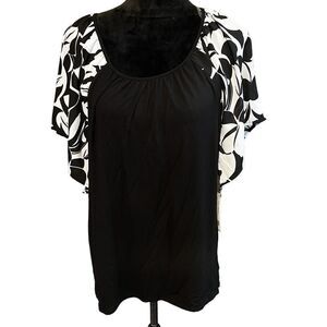 Black Ladies Top with Black and White Floral Sleeves by Counterparts size M NWT